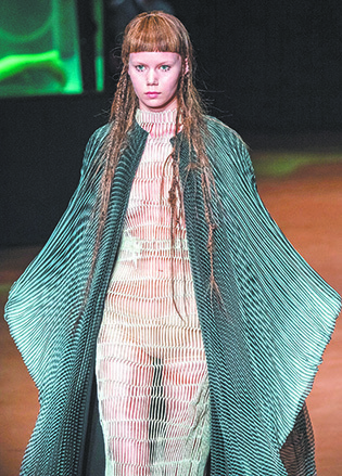Iris Van Herpen. Фото Getty