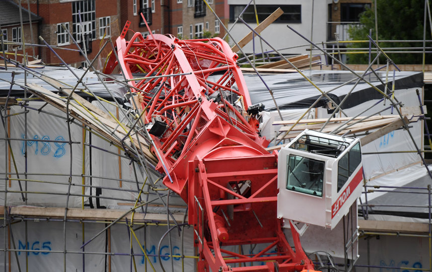 В Лондоне рухнул подъёмный кран. Фото Getty