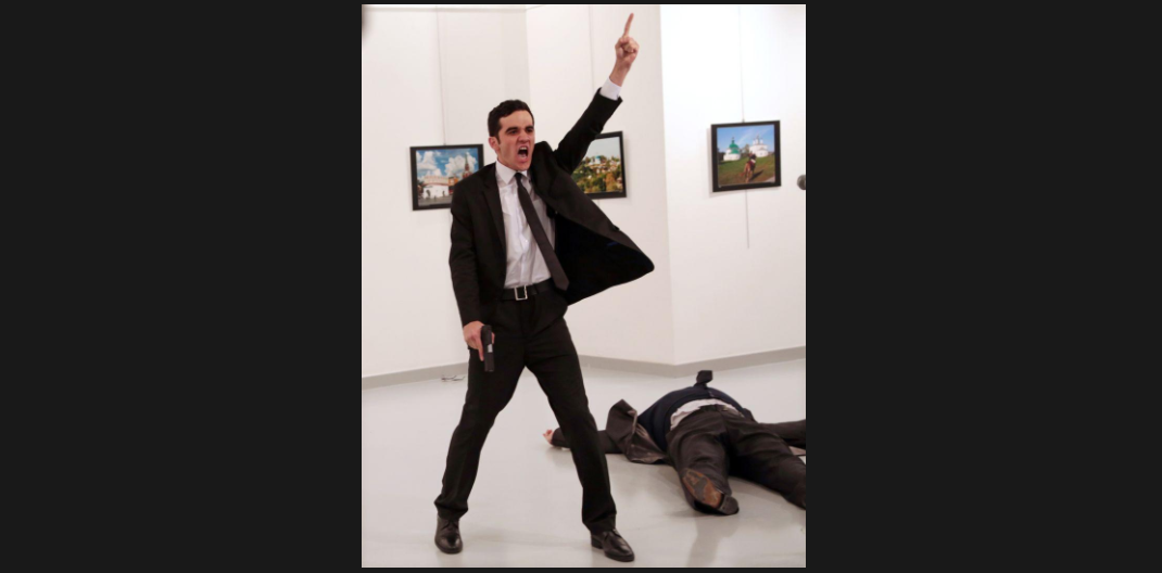 Триумфатор World Press Photo рассказал, как сделал снимок с убийцей посла Карлова