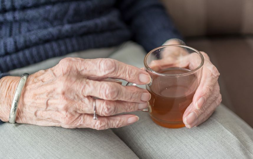 С возрастом в организме человека накапливаются повреждённые клетки, которые со временем запускают процесс старения, а также провоцируют воспаления. Фото Pixabay