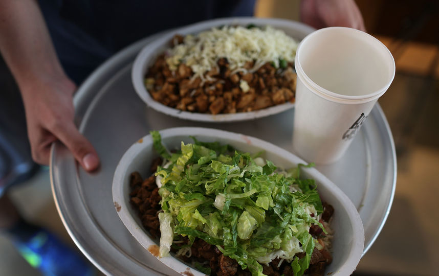 Исследование показало, что вечером мы больше склонны к перееданию. Фото Getty