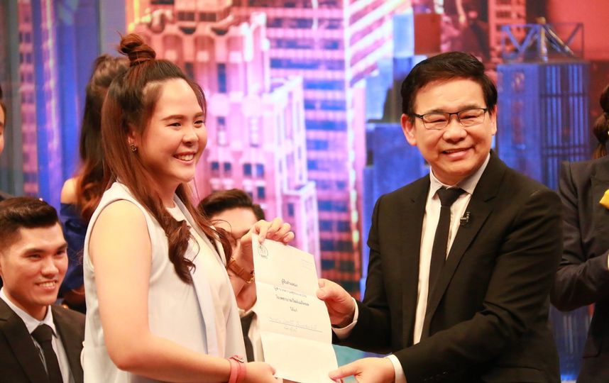 В Таиланде девушка без ног получила работу на $29 тысяч в месяц. Фото facebook.com/BestJobInThailand/