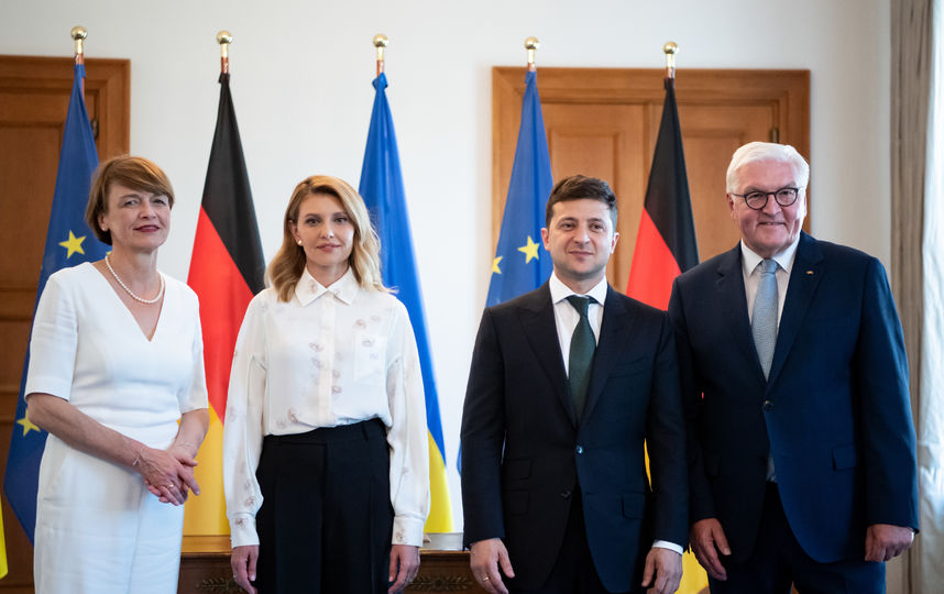 Елена Зеленская (вторая слева) на официальных мероприятиях в Германии. Фото скриншот с официального блога Елены Зеленской в Instagram