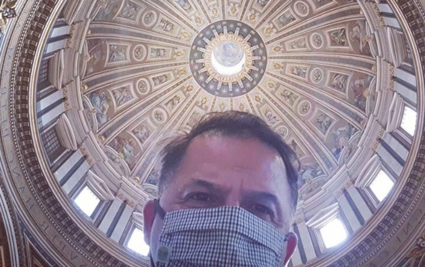 Посетителей храма просят обязательно надевать маску. Фото Instagram @jesusgarceslambert