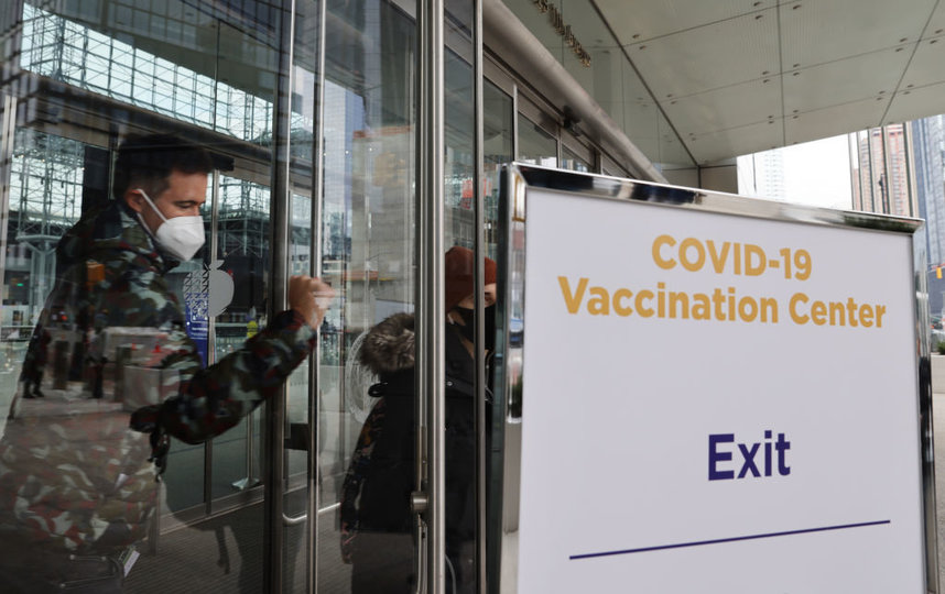 Власти Нью-Йорка предупредили о нехватке вакцины от коронавируса