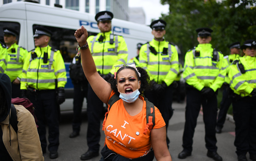 Многочасовая мирная демонстрация перешла в ожесточенные столкновения протестующих с полицией. Фото AFP