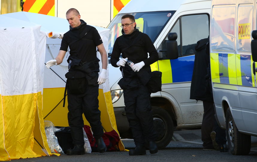 В городе работает полиция и войска химзащиты. Фото AFP