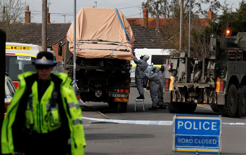 В городе работает полиция и войска химзащиты. Фото AFP