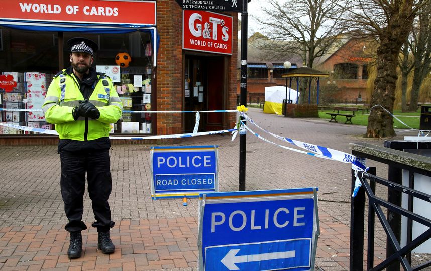 В городе работает полиция и войска химзащиты. Фото AFP