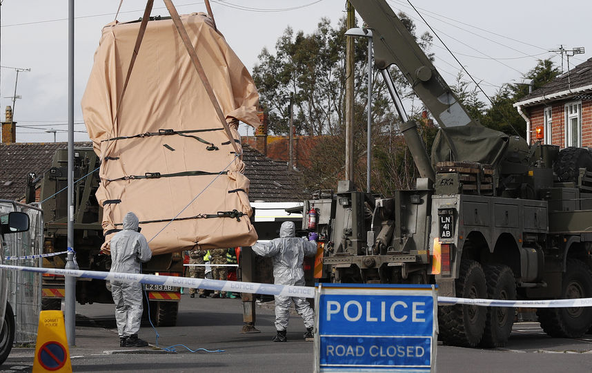В городе работаюет полиция и войска химзащиты. Фото AFP