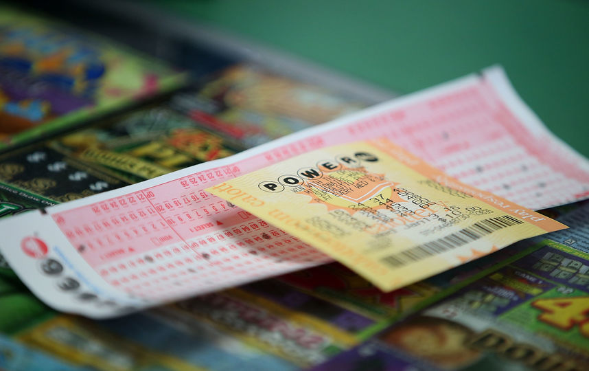 Выигравшая джекпот лотереи Powerball в 758 млн долларов американка уволилась с работы