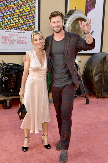 Актёр Крис Хемсворт с женой Эльзой Патаки. Фото Getty