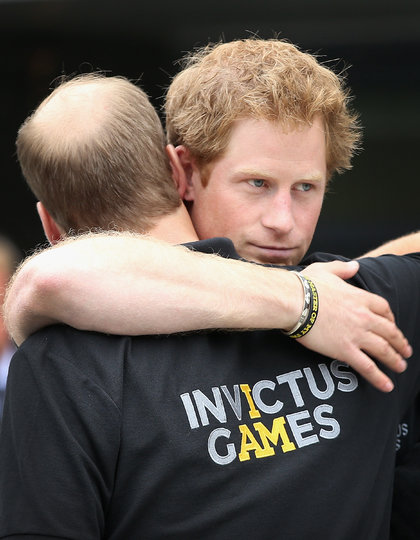 "Я больше не могу обнять брата": принц Уильям прокомментировал решение брата отделиться от семьи