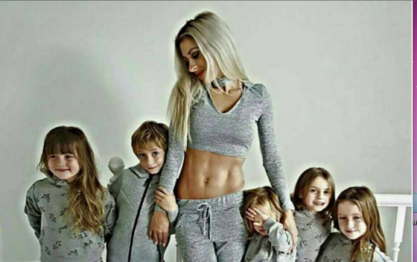 Фото из семейного архива. Фото Instagram/simonegatelyfitmum5