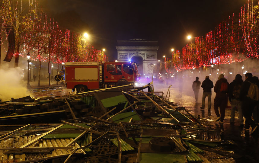 "Зомби Апокалипсис": Дочь Пескова оказалась в эпицентре протестов в Париже