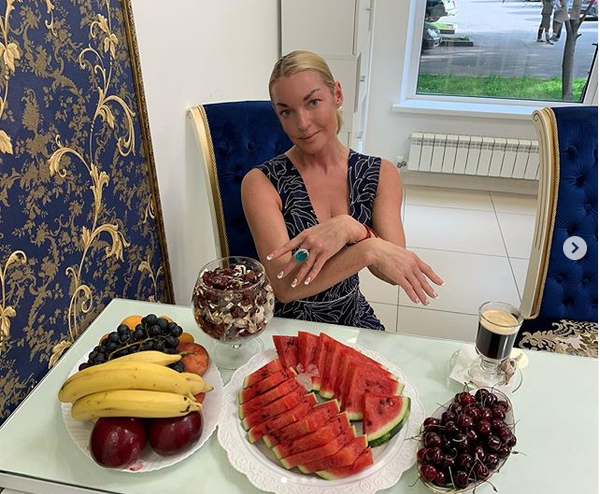 Анастасия Волочкова. Фото скриншот: instagram.com/volochkova_art/