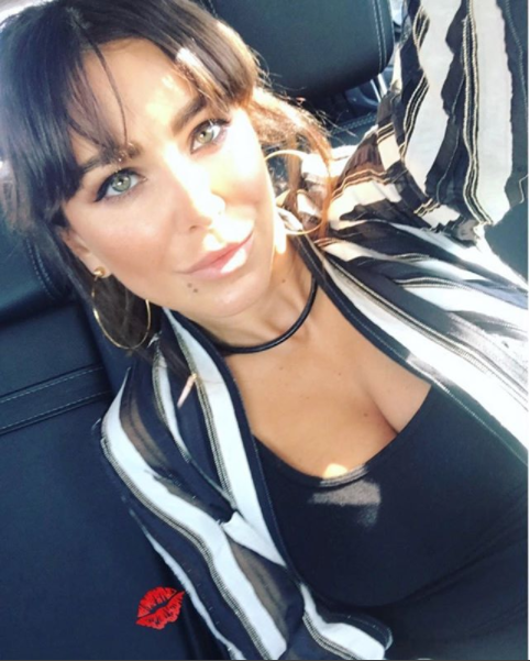 instagram.com/anilorak/?hl=ru.