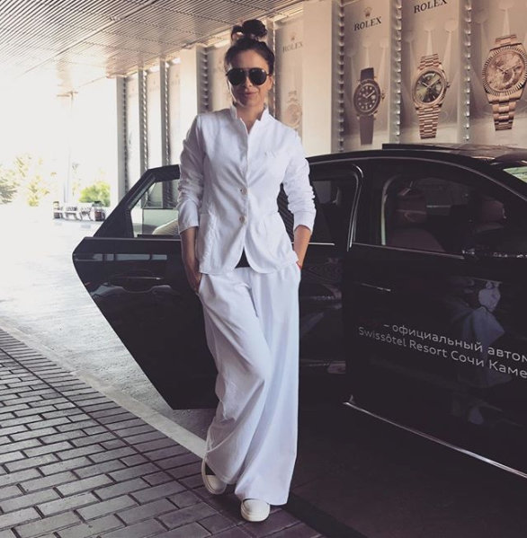 instagram.com/anilorak/?hl=ru.