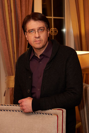 Актёр Денис Матросов: "Люди иногда прощают измены"