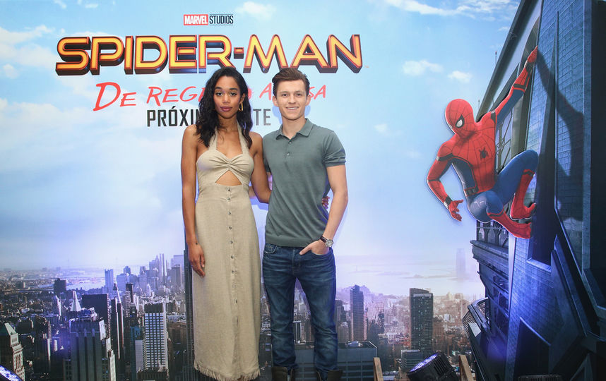 Том Холланд  и Лора Хэрриер. Фото предоставлено wdsspr