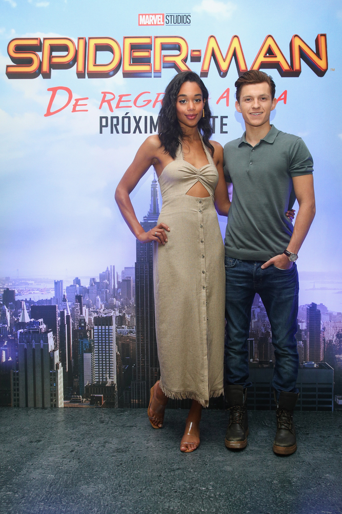 Том Холланд  и Лора Хэрриер. Фото предоставлено wdsspr