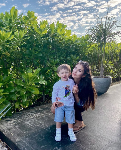 Анастасия Шубская с сыном. Фото скриншот instagram.com/nastyashubskaya/