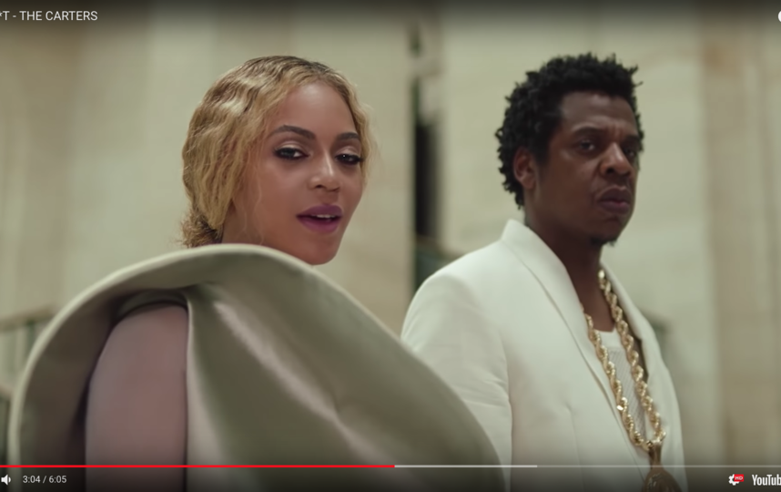 Новый клип на песню, в которой Бейонсе и Jay-Z рассказывают о том, какого успеха, богатства и признания они добились, проводит зрителя по нескольким залам Лувра. Фото Скриншот Youtube