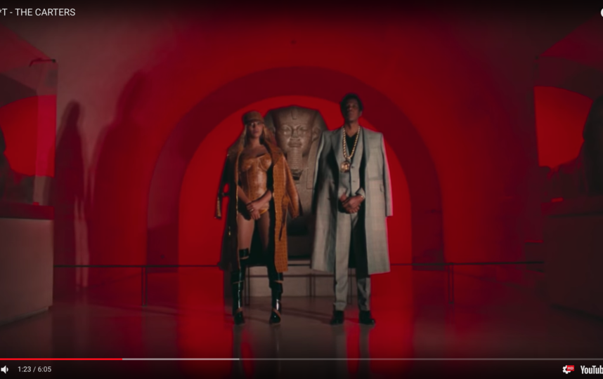 Новый клип на песню, в которой Бейонсе и Jay-Z рассказывают о том, какого успеха, богатства и признания они добились, проводит зрителя по нескольким залам Лувра. Фото Скриншот Youtube