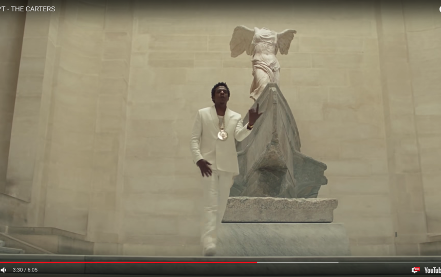Новый клип на песню, в которой Бейонсе и Jay-Z рассказывают о том, какого успеха, богатства и признания они добились, проводит зрителя по нескольким залам Лувра. Фото Скриншот Youtube