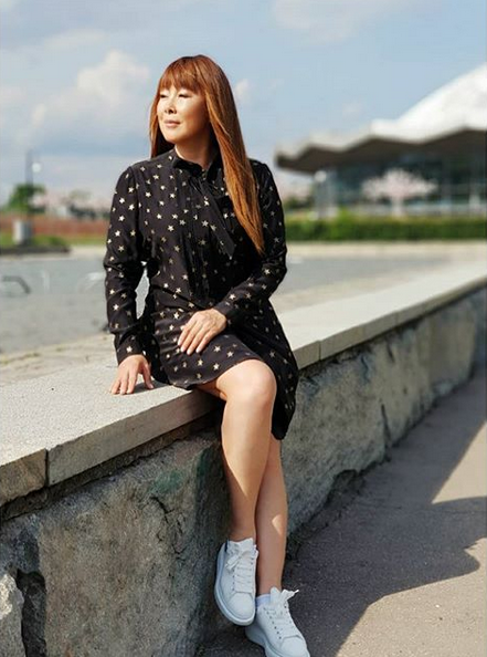 Анита Цой. Фото скриншот: instagram.com/anitatsoy/