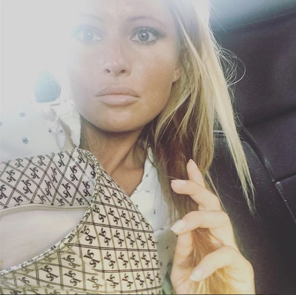 instagram.com/danaborisova_official/?hl=ru.