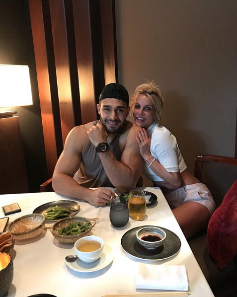 Бритни Спирс и Сэм Асгари. Фото Скриншот Instagram: britneyspears