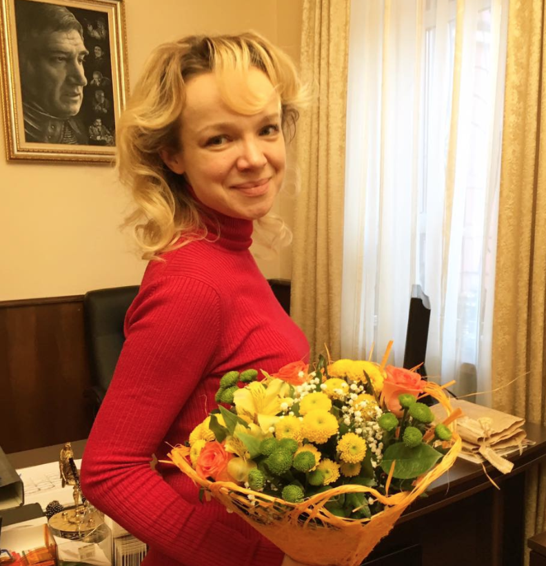 Виталина Цымбалюк-Романовская и Армен Джигарханян. Фото https://www.facebook.com/vitalina.romanovskaya