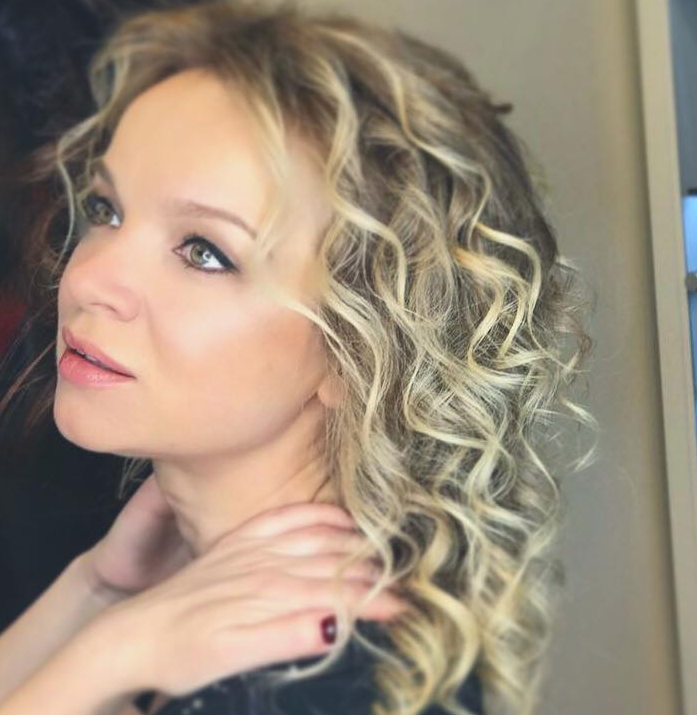 Виталина Цымбалюк-Романовская и Армен Джигарханян. Фото https://www.facebook.com/vitalina.romanovskaya