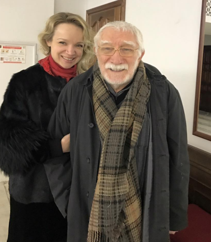 Виталина Цымбалюк-Романовская и Армен Джигарханян. Фото https://www.facebook.com/vitalina.romanovskaya