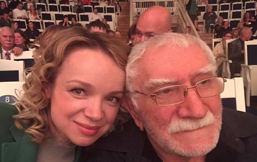 Виталина Цымбалюк-Романовская и Армен Джигарханян. Фото https://www.facebook.com/vitalina.romanovskaya