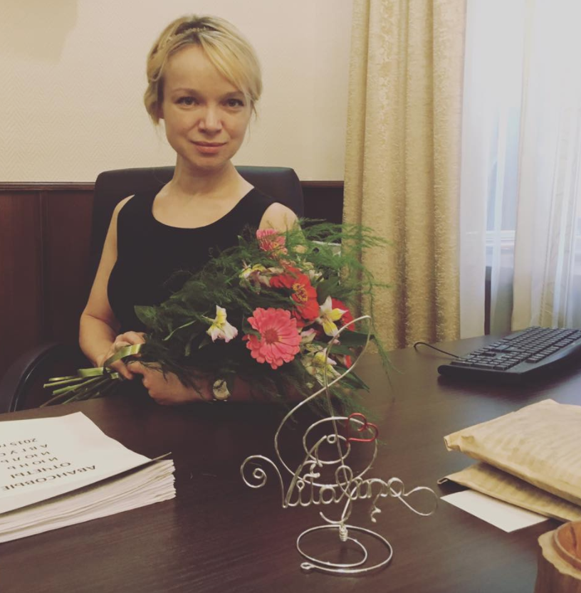 Виталина Цымбалюк-Романовская и Армен Джигарханян. Фото https://www.facebook.com/vitalina.romanovskaya