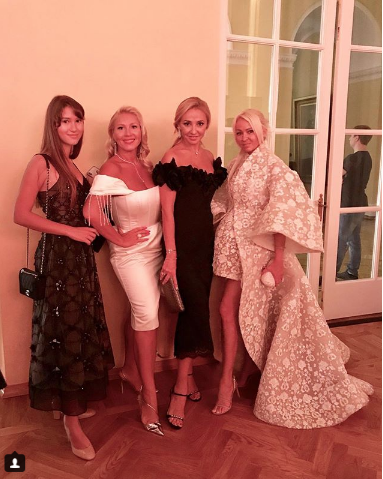 Дена Немцова, Екатерина Одинцова, Татьяна Навка и Яна Рудковская на вечеринке в честь 10-летия Tatler. Фото instagram/odintsovaprtrend