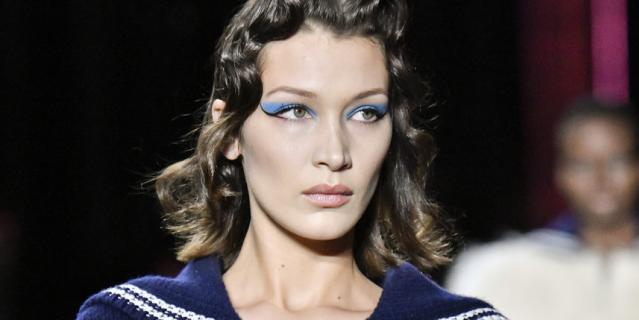 Белла Хадид. Показ Miu Miu.