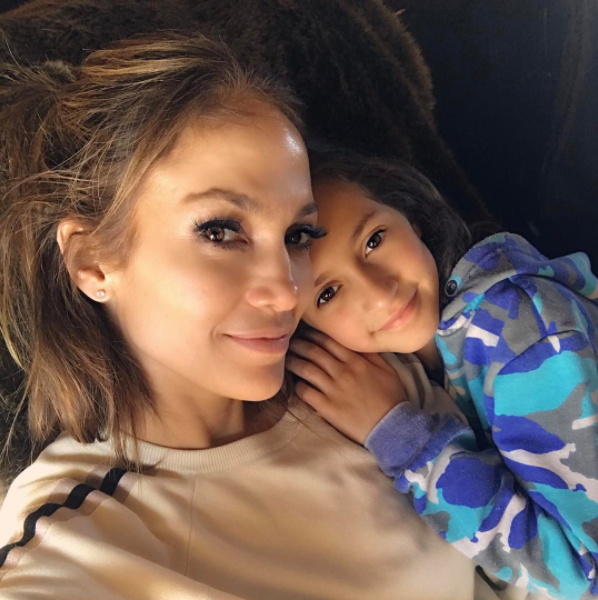 instagram.com/jlo/?hl=ru.