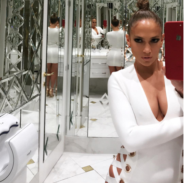 Скриншот instagram.com/jlo/?hl=ru.
