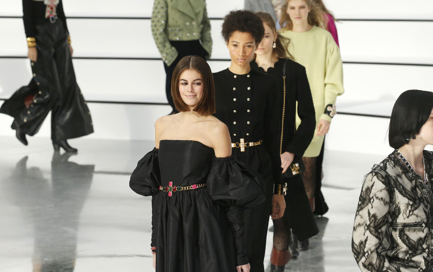 Кайя Гербер. Показ Chanel. Фото Getty