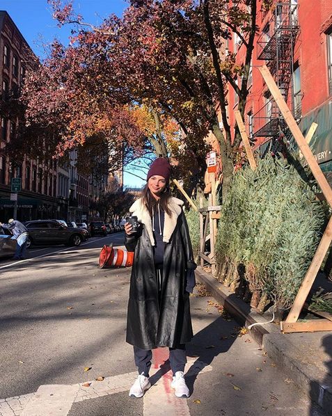 Популярная супермодель Эмили Ратаковски. Фото скриншот: instagram.com/emrata/