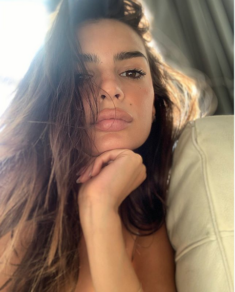 Популярная супермодель Эмили Ратаковски. Фото скриншот: instagram.com/emrata/