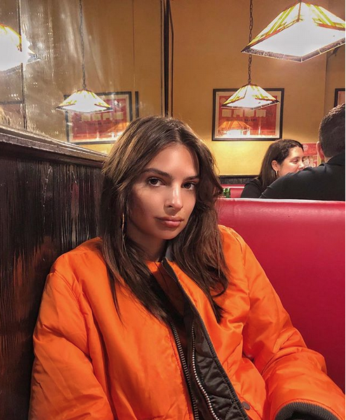 Популярная супермодель Эмили Ратаковски. Фото скриншот: instagram.com/emrata/