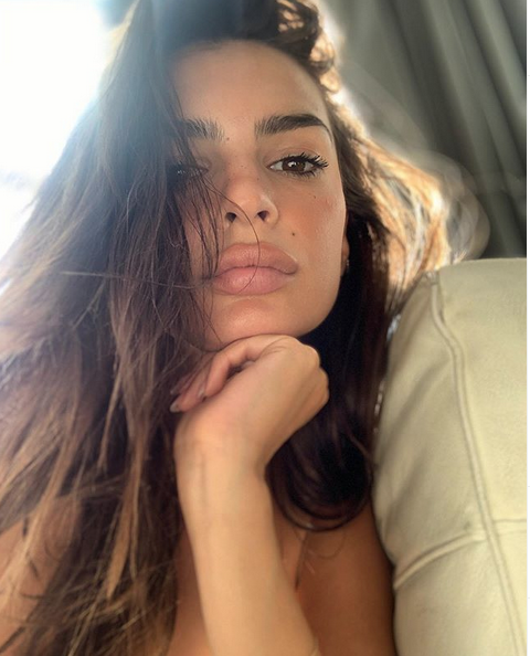 Популярная супермодель Эмили Ратаковски. Фото скриншот: instagram.com/emrata/