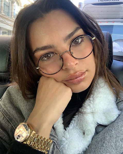 Популярная модель Эмили Ратаковски. Фото скриншот instagram.com/emrata/