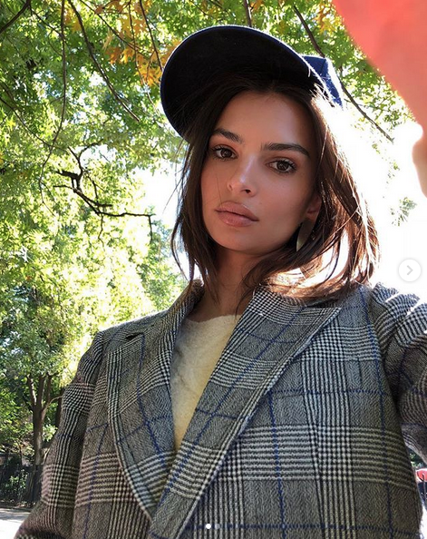 Популярная модель Эмили Ратаковски. Фото скриншот instagram.com/emrata/