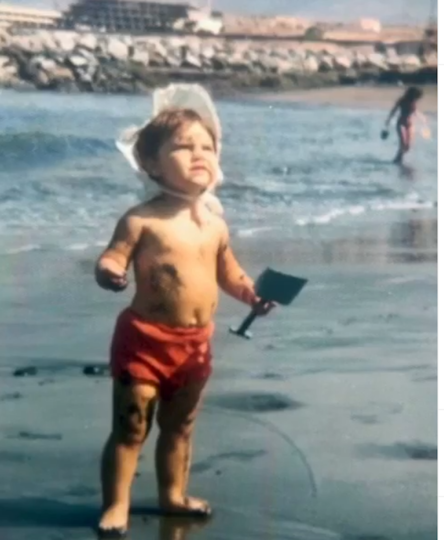 Виктория Бекхэм в детстве. Фото Instagram @victoriabeckham