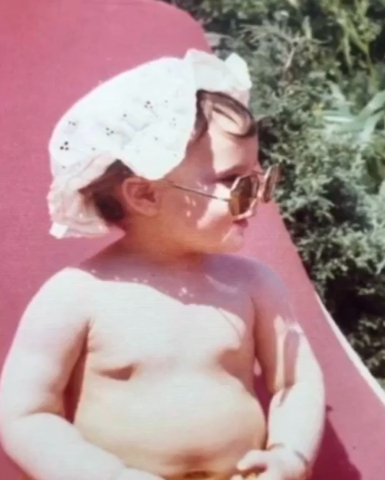 Виктория Бекхэм в детстве. Фото Instagram @victoriabeckham